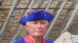 Luc-sur-Mer. Jean-Michel Normand désigné grand maître de la confrérie de la  Baleine