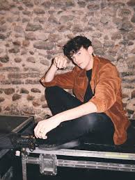 Una consulenza cinematica è quel che è stato disposto dalla procura di milano per ricostruire l'incidente stradale che ha visto protagonista, nel novembre 2018, il cantante 24enne michele bravi e nel quale …. Michele Bravi Da X Factor All Incidente Stradale Che Gli Ha Sconvolto La Vita Guarda Le Foto Oggi