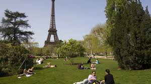 November 2017 das präfekturdekret zur umsetzung der mietpreisbindung in paris, die im august 2015 in kraft trat, aufgehoben. Wohnen In Paris Die Stadt Der Glucklichen Vermieter Haus Faz