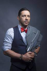 ruˈβem ˈblaðes, but in panama and within the family), is a panamanian musician, singer, composer, actor, activist, and politician, performing musically most often in the salsa, and latin jazz genres. Jorge Martinez Cubanos Guru
