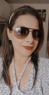 Hola me presento soy Efrain soy de Mexico y vivo en estados unidos ,me da  gusto unirme a este grupo por que es de Personas que al igual Que yo  comparten el