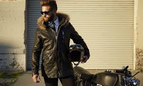 Pardessus, parkas, cabans, doudounes ou encore blousons sont inclus dans cette catégorie de vêtement. Doudoune Homme Redskins Cuiro