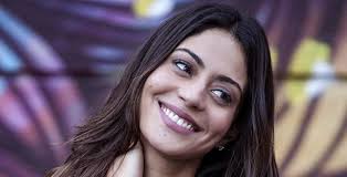 Globo escala atriz cadeirante para viver filha de Carol Castro em nova  novela