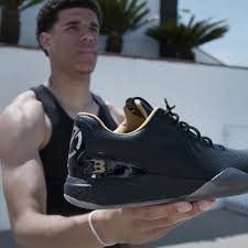 If you can't afford the zo2's you're not a big baller! also these shoes are as ugly as his shooting form. Lonzo Ball S Shoes Are Basically 500 Knockoff Kobes Silver Screen And Roll