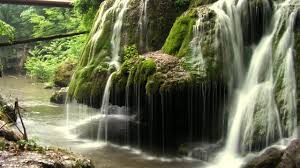 Cascada bigar, desemnata de publicatia online the world geography din sua drept cea mai spectaculoasa cascada din lume, ascunde si legende ce te vor face sa vibrezi, si pe. Cascada Bigar Youtube
