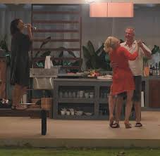 Wer gewinnt das finale von promis unter palmen und bekommt die goldene kokosnuss? Promis Unter Palmen Als Der Yotta Gegen Claudia Intrigiert Welt