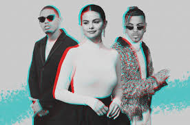Yo no sé ni qué hacer cuando estoy cerca de ti tus ojos color café se apoderaron de mí muero por un beso de esos que no. Rauw Alejandro Myke Towers Meet Selena Gomez S Revelacion Collaborators Billboard
