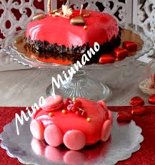 Ce chocolat noir brillant qui coule sur votre trianon au chocolat et le recouvre, c'est. Entremet Coeur D Amour Glacage Miroir Rouge Amour De Cuisine