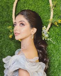 What's a sandwich without the waves? 🥪 #jagrutihairstylist #hairstylist  #instagram #instahair #luxuryhair #hairtransformation #actress #aashiqana  #khushidubey #instabride #haldihairstyle #mehandilook #sangeethairstyle  #hairstyles #hairlove #editorial ...