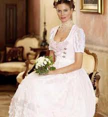 Elegante brautkleider für schwangere für das standesamt, die freie trauung & die kirche! Das Hochzeitsdirndl Heiraten In Tracht Weddix