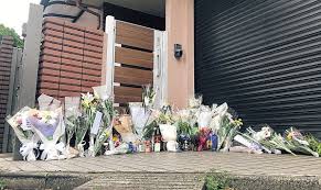 志村けんさん自宅にファン１００人超 - スポーツ報知