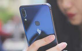 Vinsmart says it has partnered with vinai research institue for artificial intelligence to develop an ai. Vinsmart Produces First 5g Smartphones Vietnam Insider