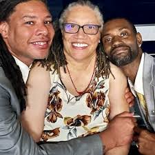 Erin Treat's Instagram, Twitter & Facebook