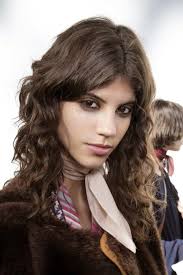 To get this look apply a texturizing spray to damp hair. 16 Curly Hair Bangs Trending Styles To Wear In 2021