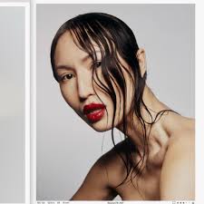 📸 @balestra__ ⓧ @tami_charmer ⓧ @al1g1rl ⓧ @anatome.studio It's been a  long time since posted to the grid so here is a raw unedited beauty shot I  adore. Skincare/Face: @joannaczechofficial @cledepeaubeauteus Lips: @