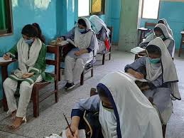 The students would be allowed to appear for the offline classes only. Pakistan To Reopen Schools In Phases From September 15 Pakistan Gulf News