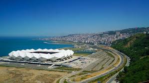 Trabzonspor'un maçlarını oynayacağı spor kompleksinde, uefa kriterlerine göre saha aydınlatma kriteri 2 bin lüks iken, şenol güneş spor kompleksi'nin aydınlatması 3 bin lüks seviyesinde. Senol Gunes Spor Kompleksi Akyazi Stadi Zafer Osmanoglu