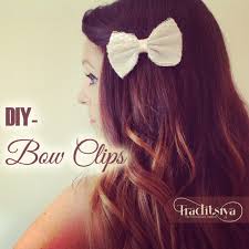 Diy fresh flower hair bow ~ add a fresh seasonal flower to a simple felt bow hair clip for an easy hair accessory. Diy Hair Bows