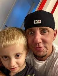 Travis Mayhew's Instagram, Twitter & Facebook