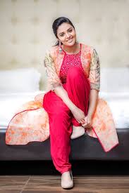 After receiving laurels for her performances in the movies like julayi and life is beautiful, she played. Sreemukhi Biography Age Movies Wiki Marriage Family Photos