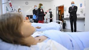 Alternative names alain berset anggota dewan federal swiss alain berset ball de chomhairle chónaidhme na heilvéise Des Mannequins Poses Dans Des Lits Lors De La Visite D Alain Berset A Neuchatel Font Reagir Les Lecteurs