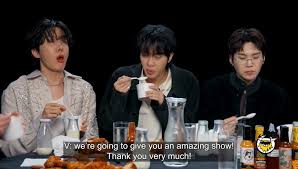 7749 biểu cảm của các thành viên BTS khi ăn gà rán mười mấy cấp độ cay trong show Hot Ones. Kim Tae Hyung nhanh chóng tuyên bố "I'm done" chỉ sau