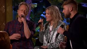 Je moet er nog wel even op wachten maar vanaf zaterdag 24 augustus kun je weer ieder weekend genieten van het mooiste muziekprogramma van de nederlandse televisie; Hoe Een Edese Vluchteling Rapper Diggy Dex Inspireerde Voor Een Lied In Beste Zangers Indebuurt Ede