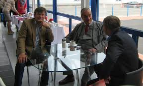Pár dní před tímto rozhovorem podal trestní oznámení na poslance miloslava roznera, že zpochybňuje romský holokaust. Karel Schwarzenberg A Helena Langsadlova V Mlade Boleslavi Top 09