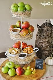 Sophia S Fall In The Dining Room 5 Easy Fall Centerpieces Organic Recipes Food Easy Fall