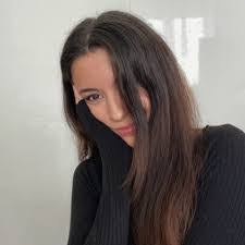 Dylan Elizabeth's Instagram, Twitter & Facebook