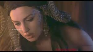 Monica anna maria bellucci is an italian actress and model. Monica Bellucci Young 27years Dracula Hot Clip Youtube