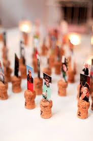 Witzige Idee Fur Kleine Platzkartchen Hochzeit Festessen Tischdekoration Decoration Mariage Bouchons De Liege Cartes De Table