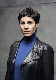 jasmin gerat kurze lockige haare frisuren frisuren fur lockiges haar lockige haare