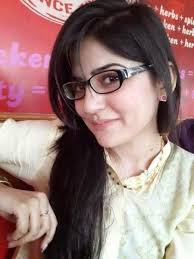 Pakistani celebrities who had dimple and look more attractive when they  smile