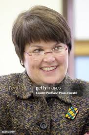 1,252 Susan Small Photos & High Res Pictures