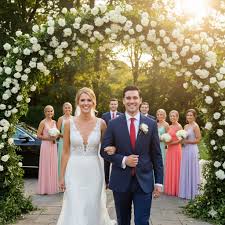 My Classmate Borrowed $8,000 and Disappeared – The Day I Got Married, She Came Back in a Million Dollar Car, But the Wedding Envelope Shocked Me to the Point of Breathlessness.” Hannah