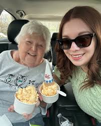 My sweet Nana, Faith Winifred Hicks, passed away yesterday two days after  her 89th birthday. To know my Nana was to love her: she was caring,  considerate and my biggest cheerleader. She