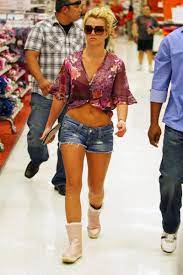 See more ideas about ugg classic short, ugg boots, uggs. Short Shorts And Uggs The Hollywood Gossip
