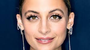 Monday tuesday wednesday thursday friday saturday sunday. Exclusive Nicole Richie S Hair Is Now Lavender