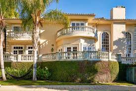 Empire avenue, burbank, ca 91504. Hype House And The Los Angeles Tiktok Mansion Gold Rush The New York Times