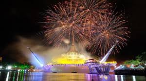Malaysia ushered in the new year with a spectacular fireworks display near the petronas towers in kuala lumpur. Kuching New Year Countdown 2019 Darul Hana Bridge Waterfront Malaysia Youtube