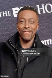 220 Photos & High Res Pictures