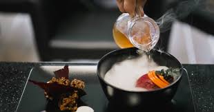 Es posible experimentar tanto con un plato típico español como con propuestas. Introducete A La Cocina Molecular Con Este Taller 62 Dto Madrid Atrapalo Com
