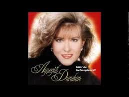 aysegul durukan sen her gece dusun ki seni seven biri var sarkilar muzik sanat muzigi