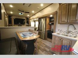 Windjammer, signature ultra lite include platinum package, power tongue jack (n/a on signature ultra lite fifth wheels), panel refrigerator fronts, convenience package, outside grill, carbon monoxide detector, water purifier and vent fan and cover. Forest River Signature Ultra Lite Fifth Wheels Best Buy On The Lot Fun Town Rv Blog