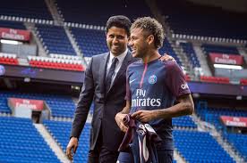 Estuvo sondeado por real madrid y fc barcelona y cuando. Neymar Es Presentado En El Psg Como El Mejor Jugador Del Mundo