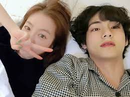 This is nothing but a ship by a fan and also considered a fanart. Btsvelvet Taehyung Irene Vrene Korean Couple Photoshoot Kpop Couples Irene Kim