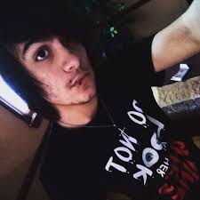 Giovanni Nieves (@gionieves98)