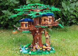 Laden sie sich unsere apps aufs handy und erhalten sie hilfreiche tipps rund um ihren umzug, die seefahrt oder ihren garten. Lego Ideas Baumhaus 21318 Im Review Zusammengebaut