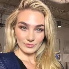 Amber Baer's Instagram, Twitter & Facebook